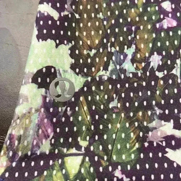 ✨2/$40✨🍋lululemon🍋 | Amala Purple and green  floral iris polka dot tank top - Picture 7 of 9
